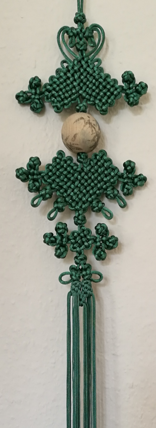 Traditional Chinese hand-knotting art